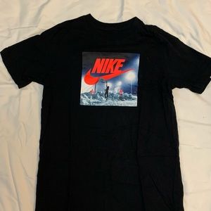 Boys size L Nike T Shirt. Like new!